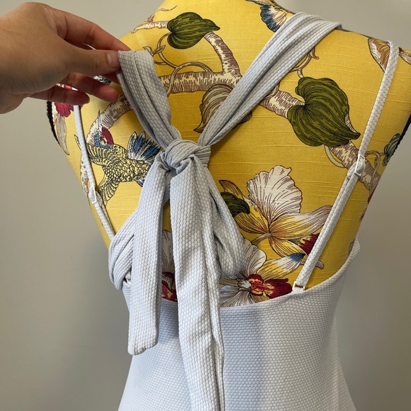 Aerie Full Coverage Light Gray Tie Front Detail One Piece Swimsuit Size Medium - Picture 7 of 9